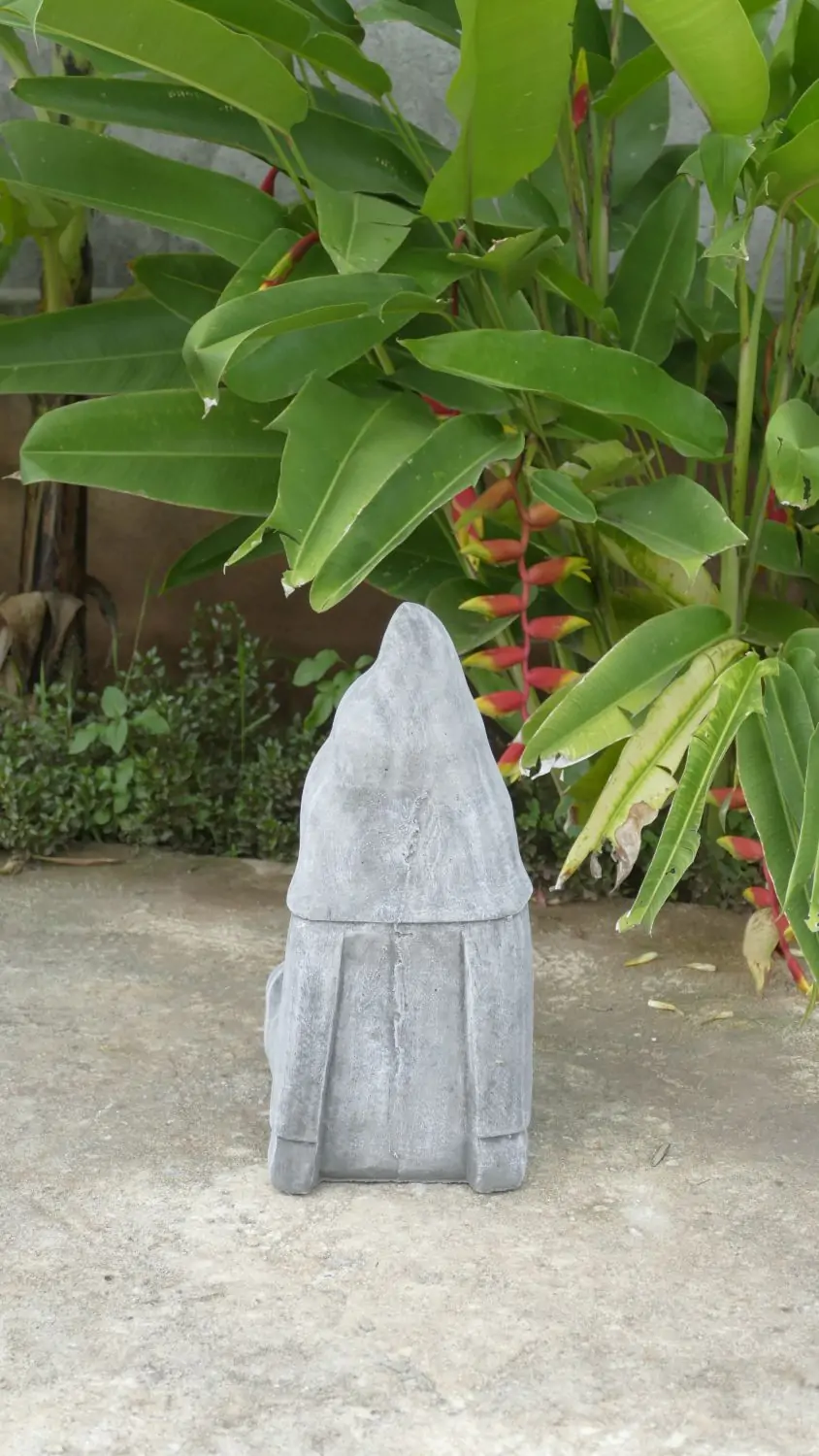 Artikelbild 4 des Artikels “Klaus - Sitzender Zauberer, 41cm H | Steinguss “